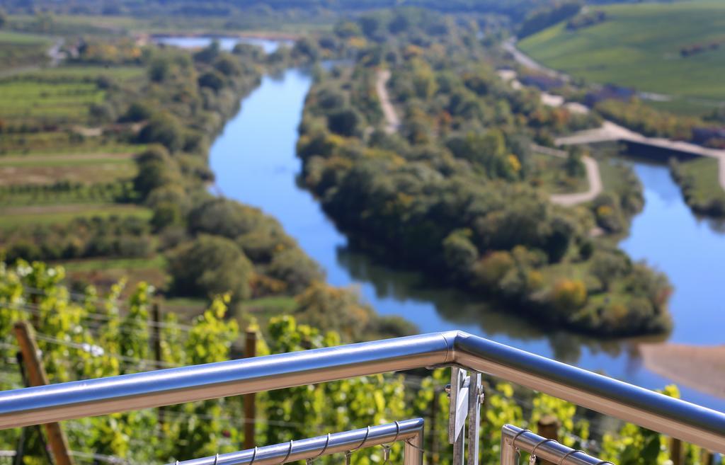 Vogelsburg Hotel Escherndorf ภายนอก รูปภาพ